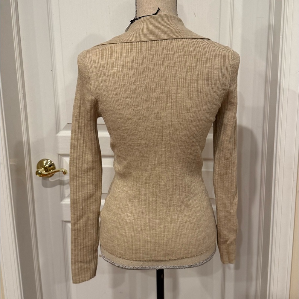 Tan long sleeve v neck top - Picture 3 of 5